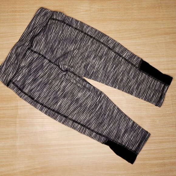 Xersion Girls Quick Dry Black Pink Striped Athletic Capri Leggings 7-8 - Picture 2 of 6